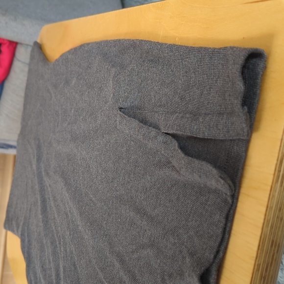 Grey dress Le Chateau - Picture 3 of 3